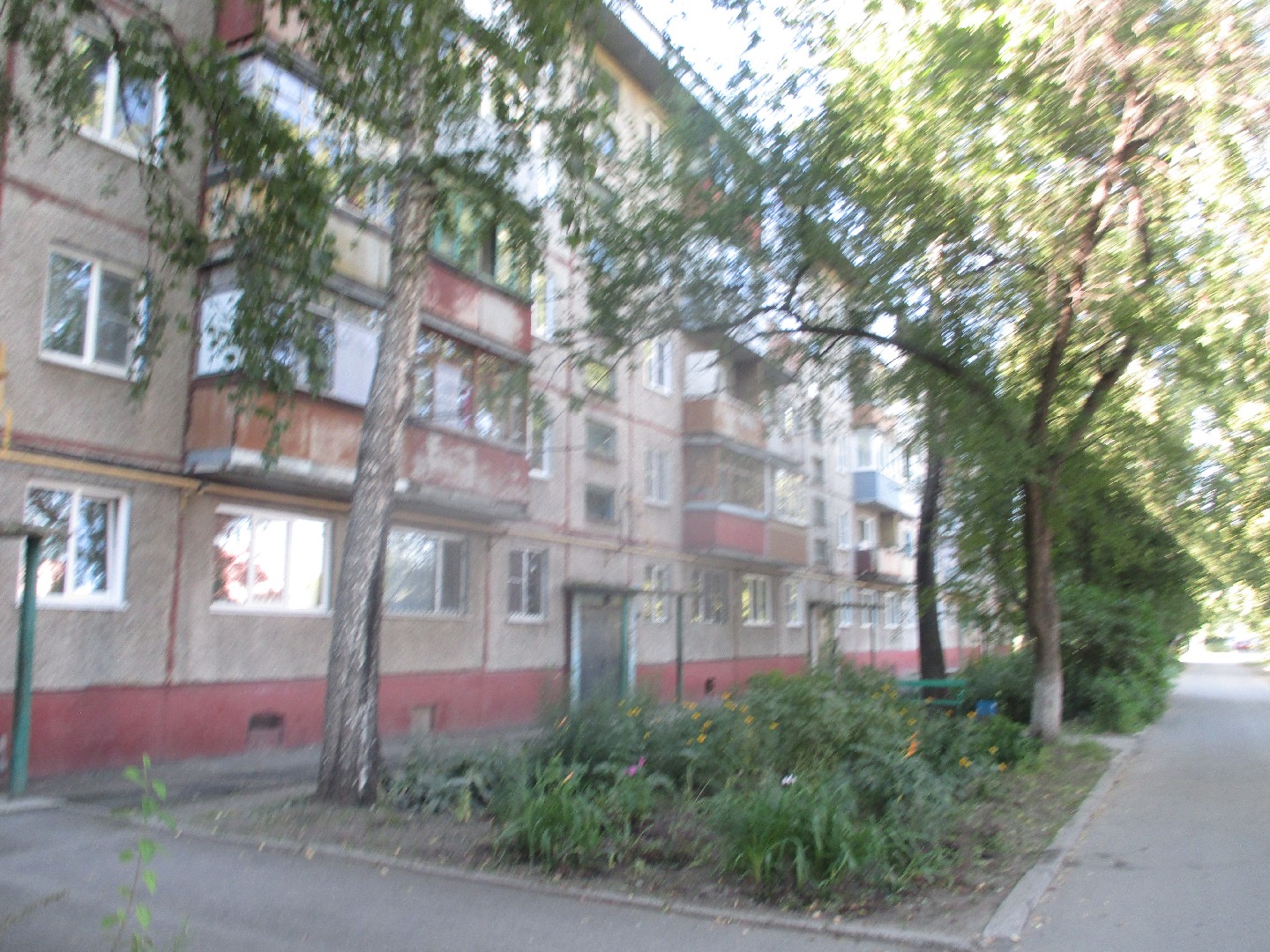 край. Алтайский, г. Новоалтайск, ул. Космонавтов, д. 14-фасад здания