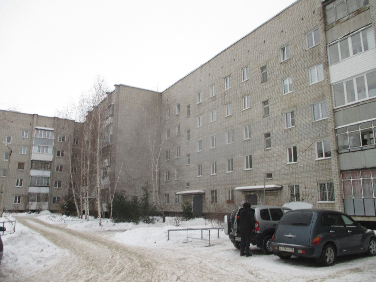 край. Алтайский, г. Новоалтайск, ул. Космонавтов, д. 24-фасад здания
