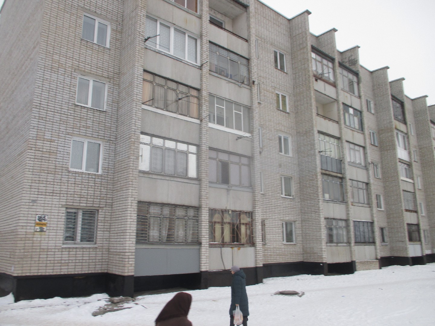 край. Алтайский, г. Новоалтайск, ул. Космонавтов, д. 24-фасад здания