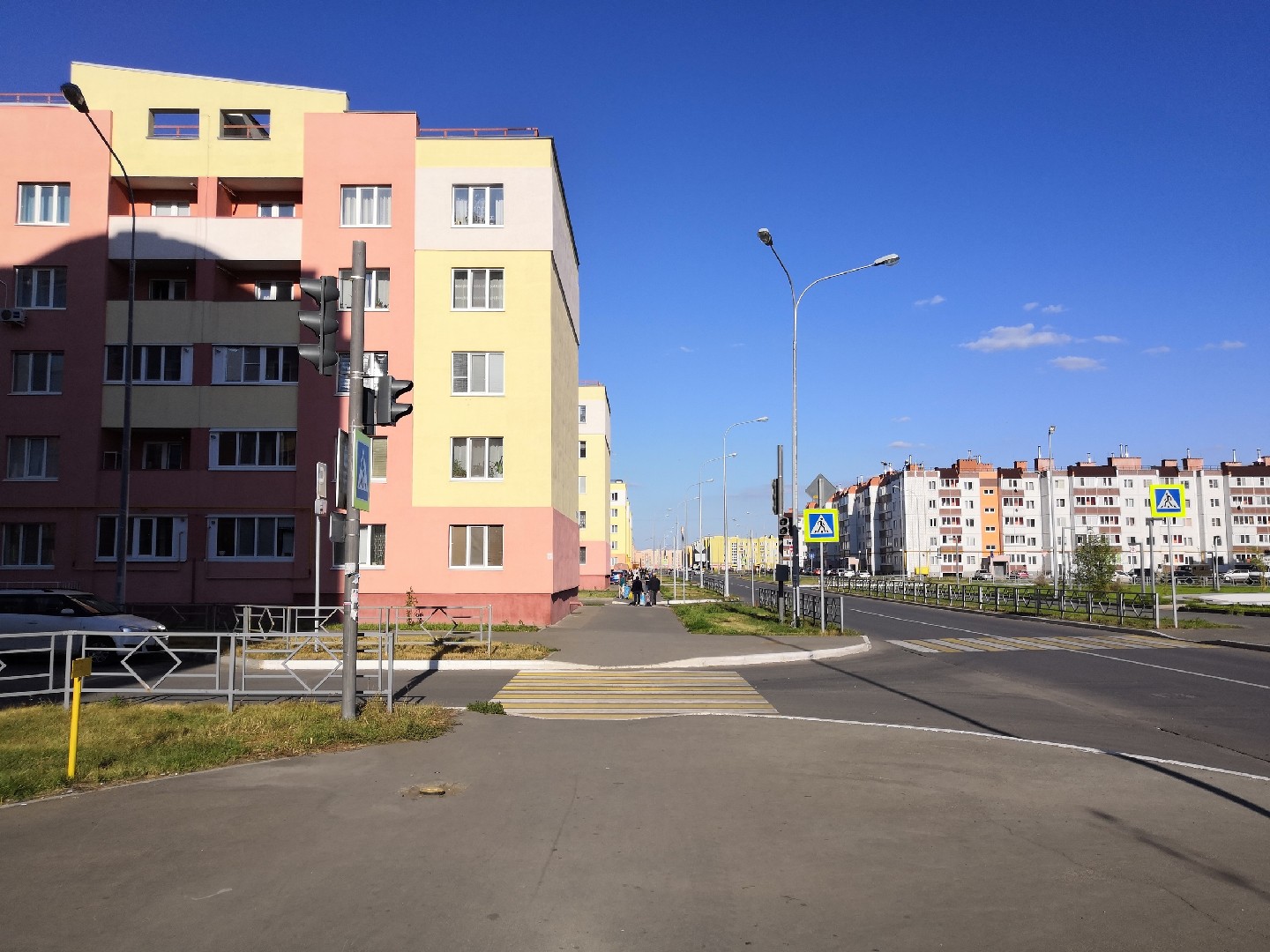 обл. Самарская, р-н. Волжский, мкр. Южный город, ул. Николаевский проспект, д. 34-придомовая территория