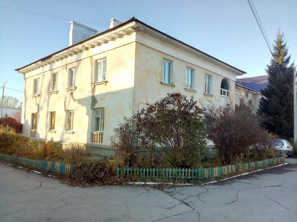 обл. Самарская, г. Жигулевск, ул. Пирогова, д. 11-фасад здания