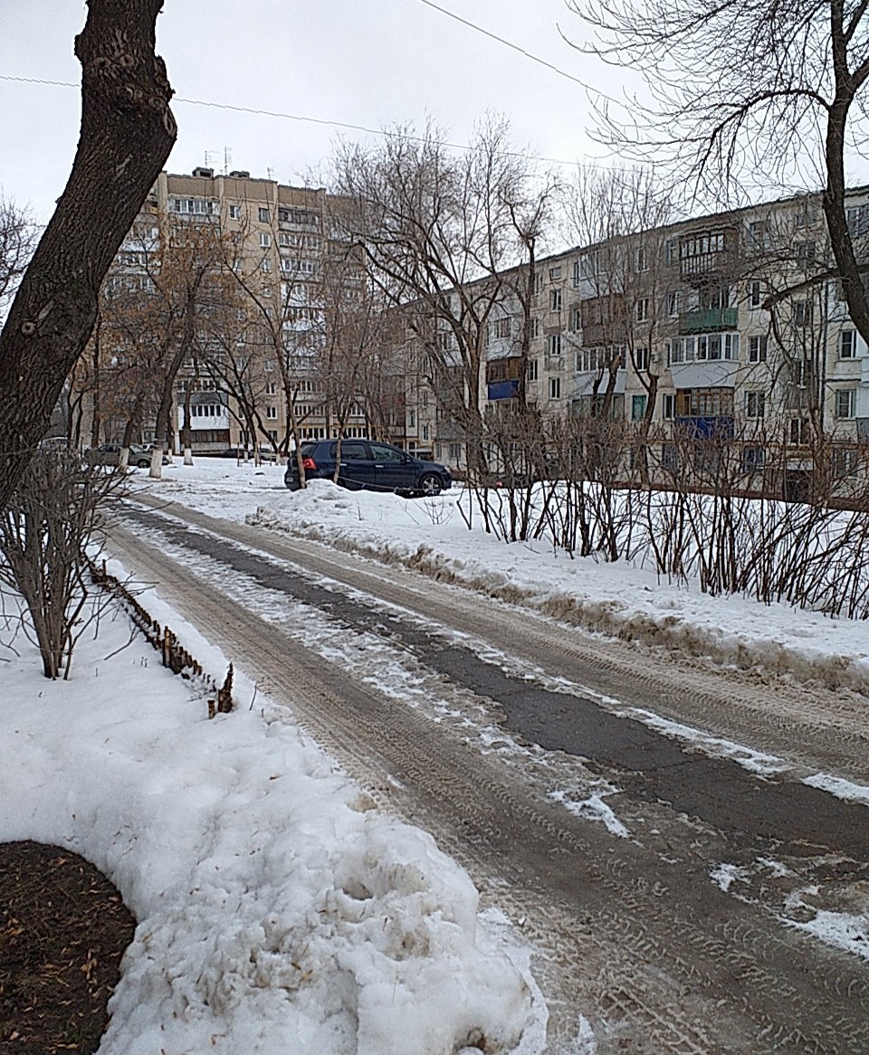 обл. Самарская, г. Новокуйбышевск, ул. Дзержинского, д. 19-придомовая территория