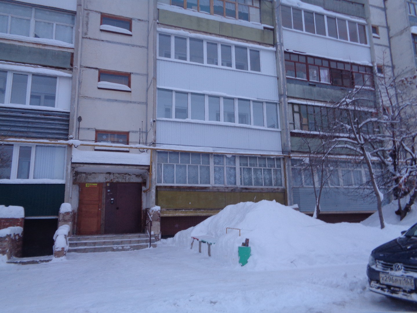 обл. Самарская, г. Отрадный, ул. Первомайская, д. 61-вход снаружи