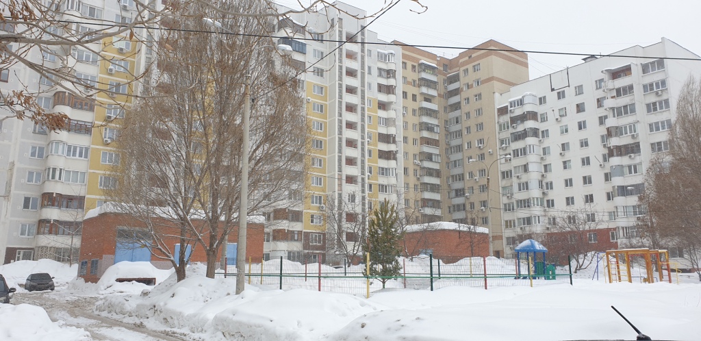 обл. Самарская, г. Самара, ул. Александра Матросова, д. 49-фасад здания