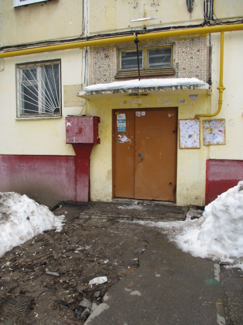 обл. Самарская, г. Самара, ул. Аэродромная, д. 69-вход снаружи