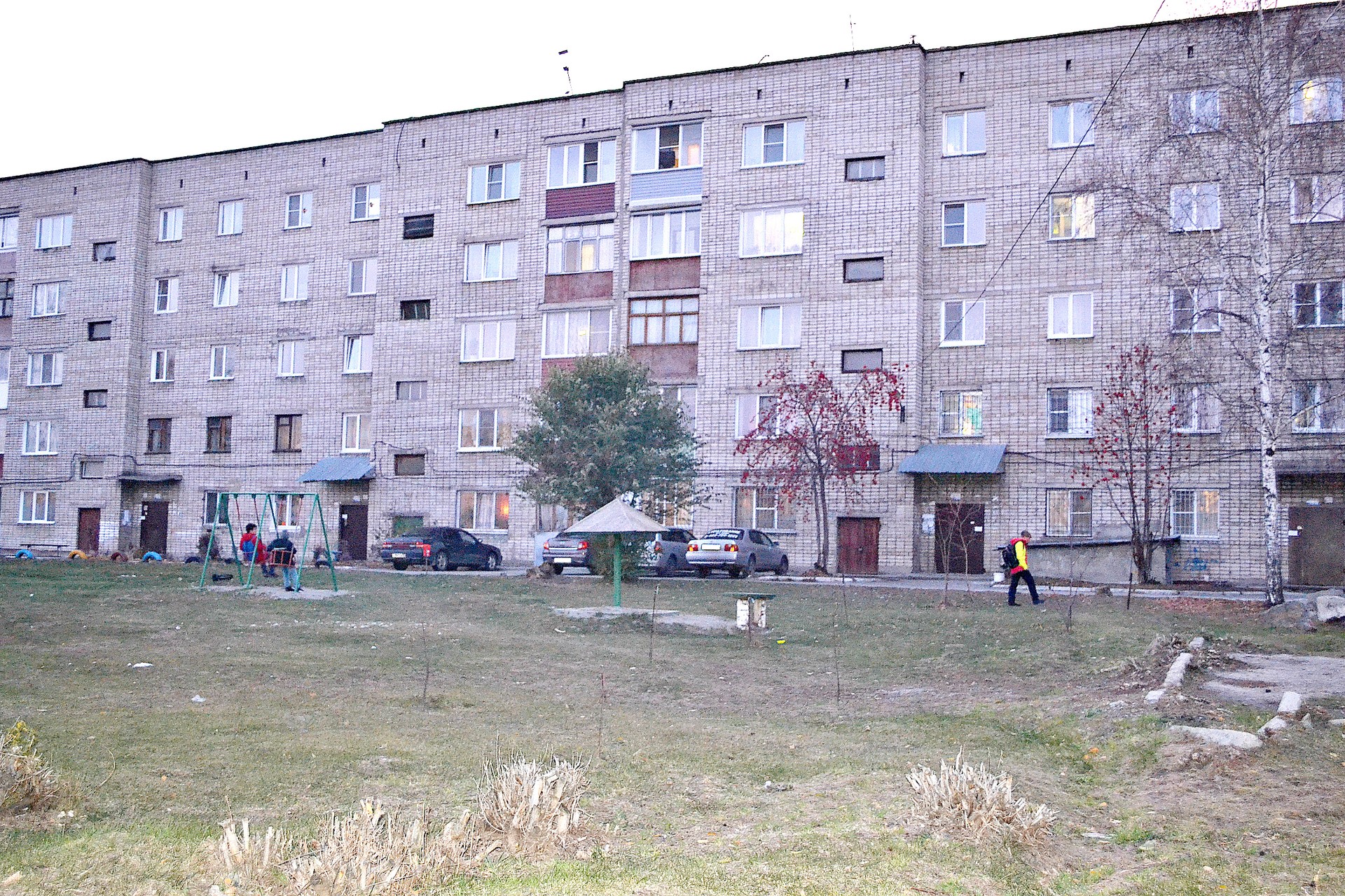 край. Алтайский, г. Новоалтайск, ул. Строительная, д. 10-фасад здания