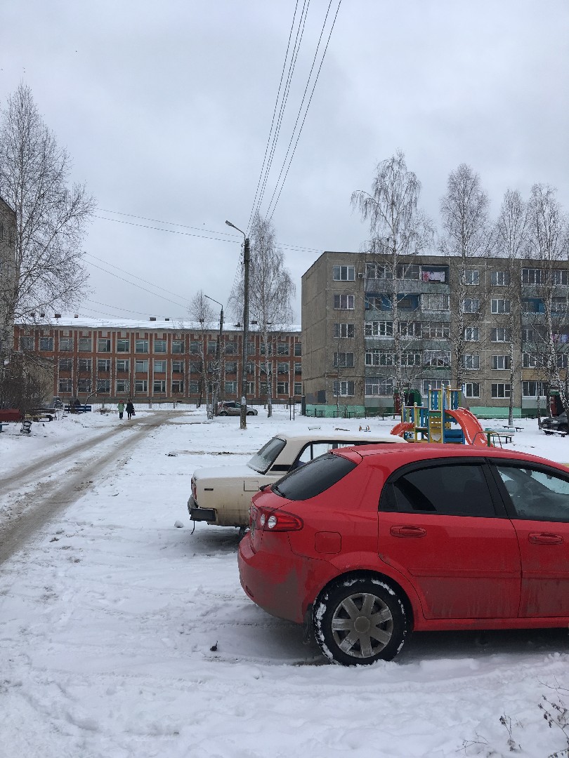 обл. Владимирская, р-н. Судогодский, г. Судогда, ул. Химиков, д. 1-придомовая территория