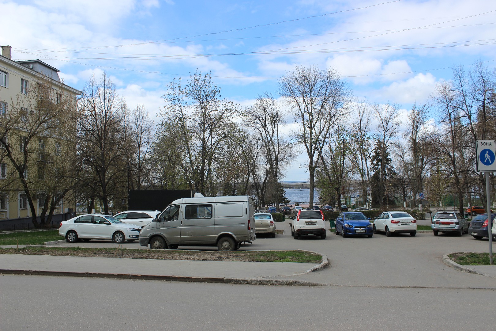 обл. Самарская, г. Самара, пр-кт. Волжский, д. 33 А-придомовая территория