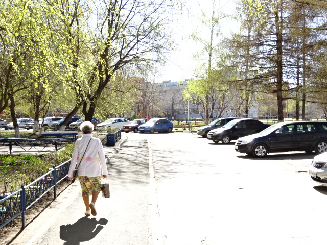 обл. Самарская, г. Тольятти, ул. 40 лет Победы, д. 82-придомовая территория