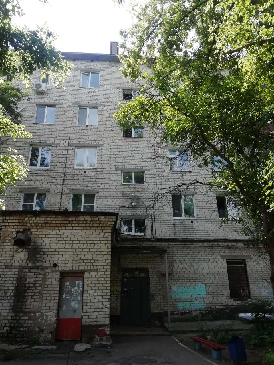 обл. Самарская, г. Тольятти, ул. Мира, д. 138-фасад здания
