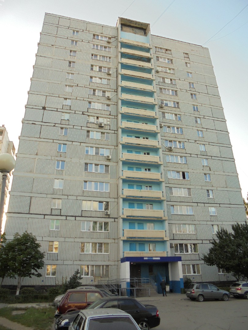 обл. Самарская, г. Тольятти, б-р. Цветной, д. 19-фасад здания