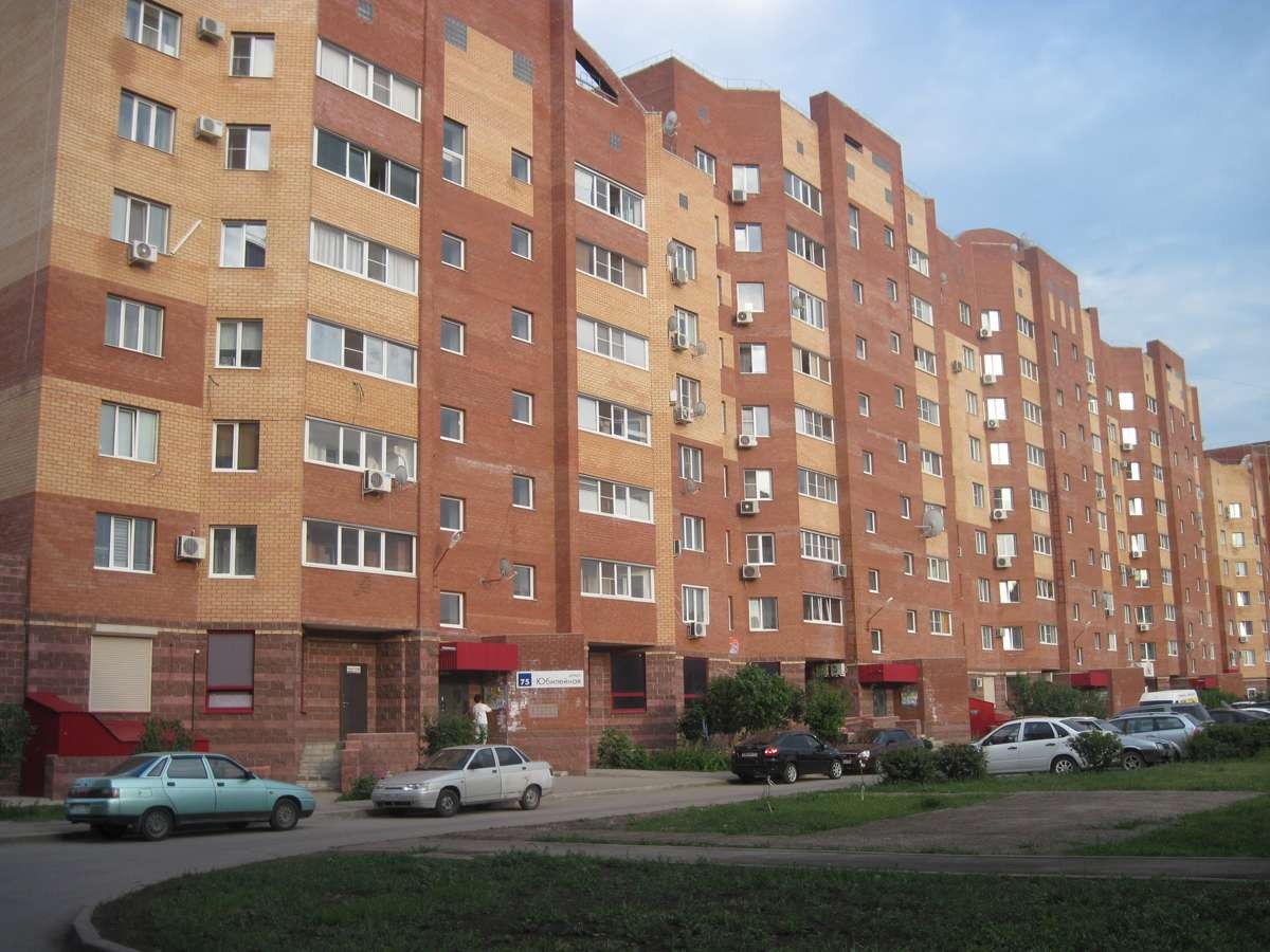 обл. Самарская, г. Тольятти, ул. Юбилейная, д. 75-фасад здания