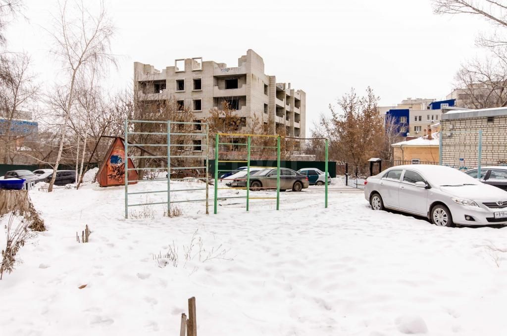 обл. Саратовская, г. Саратов, ул. Волжская, д. 5/9-придомовая территория