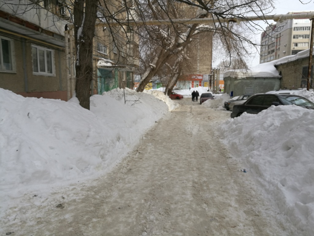 обл. Саратовская, г. Саратов, пр-кт. им 50 лет Октября, д. 60-придомовая территория