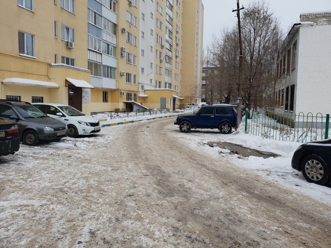 обл. Саратовская, г. Саратов, ул. им Осипова В.И., д. 16 Б-придомовая территория