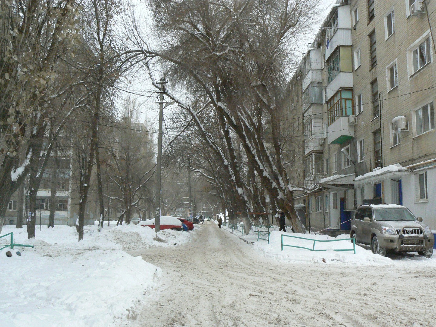 обл. Саратовская, г. Саратов, туп. Кавказский 2-й, д. 4-придомовая территория