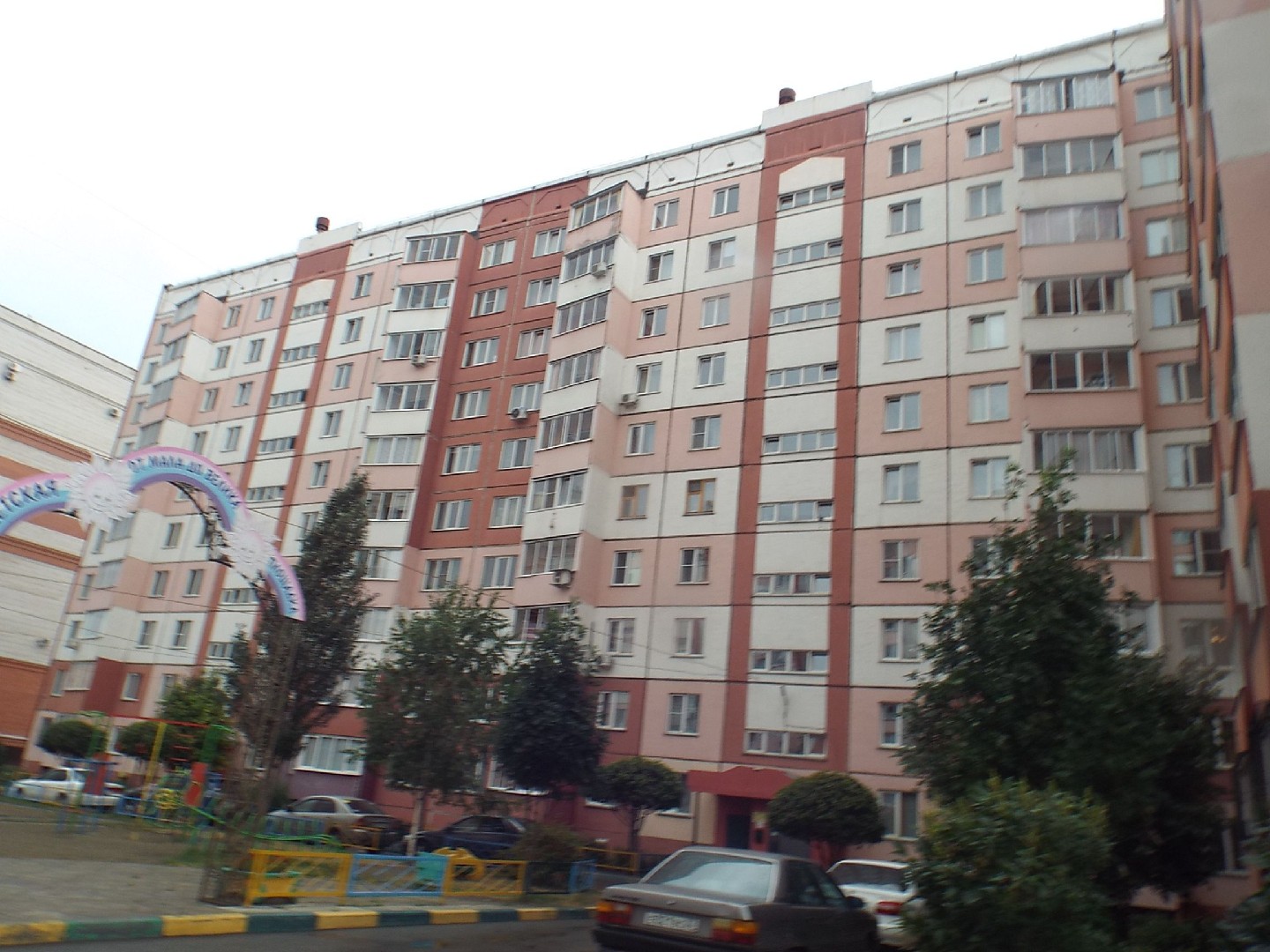 край. Алтайский, г. Барнаул, ул. Взлетная, д. 45, к. в-фасад здания
