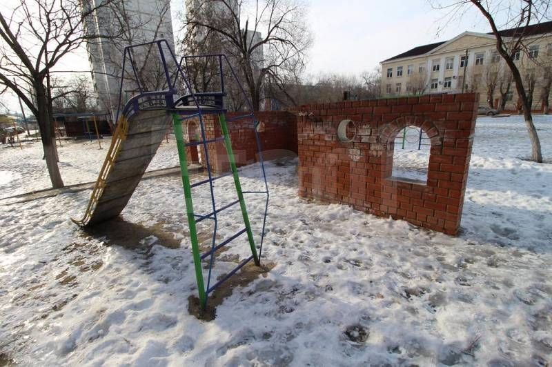 обл. Волгоградская, г. Волгоград, ул. им Николая Отрады, д. 15-придомовая территория