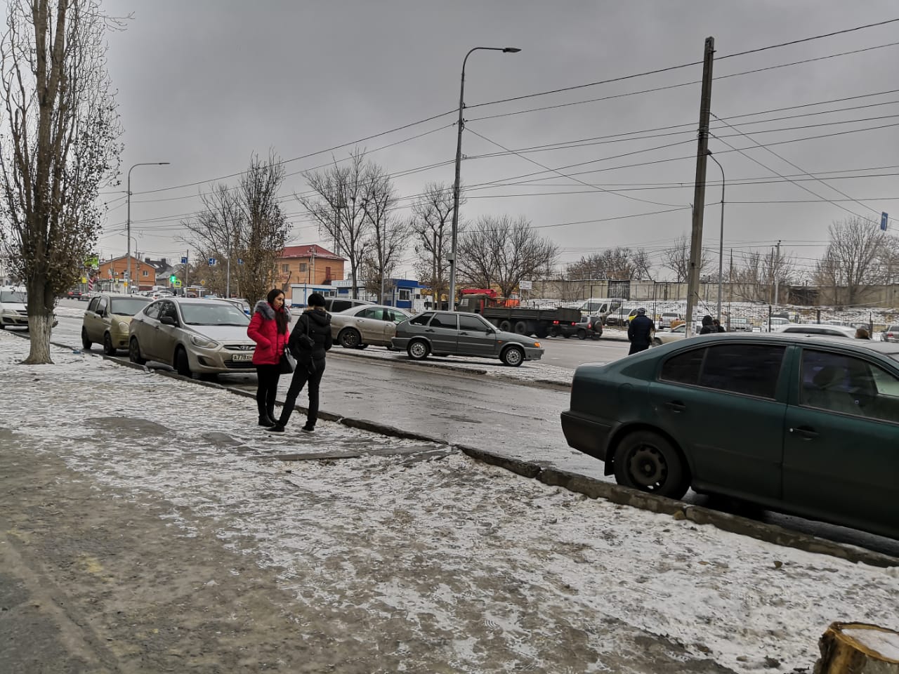 обл. Волгоградская, г. Волгоград, ул. им Рокоссовского, д. 60-придомовая территория