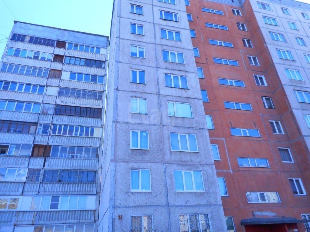 край. Алтайский, г. Барнаул, ул. Взлетная, д. 47-фасад здания