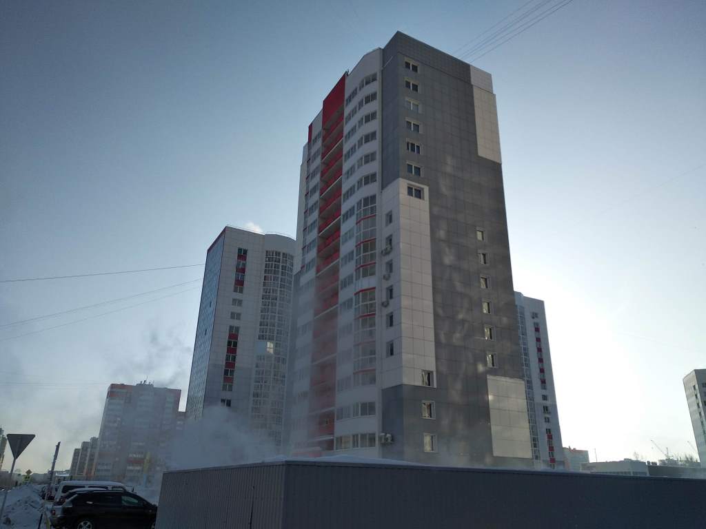 край. Алтайский, г. Барнаул, ул. Взлетная, д. 95-фасад здания