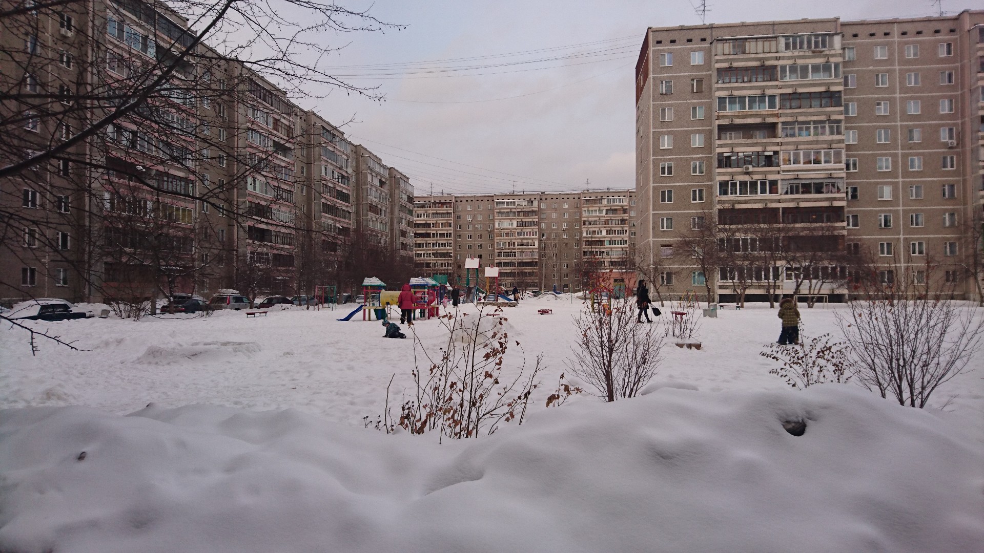 обл. Свердловская, г. Екатеринбург, ул. Амундсена, д. 71-придомовая территория