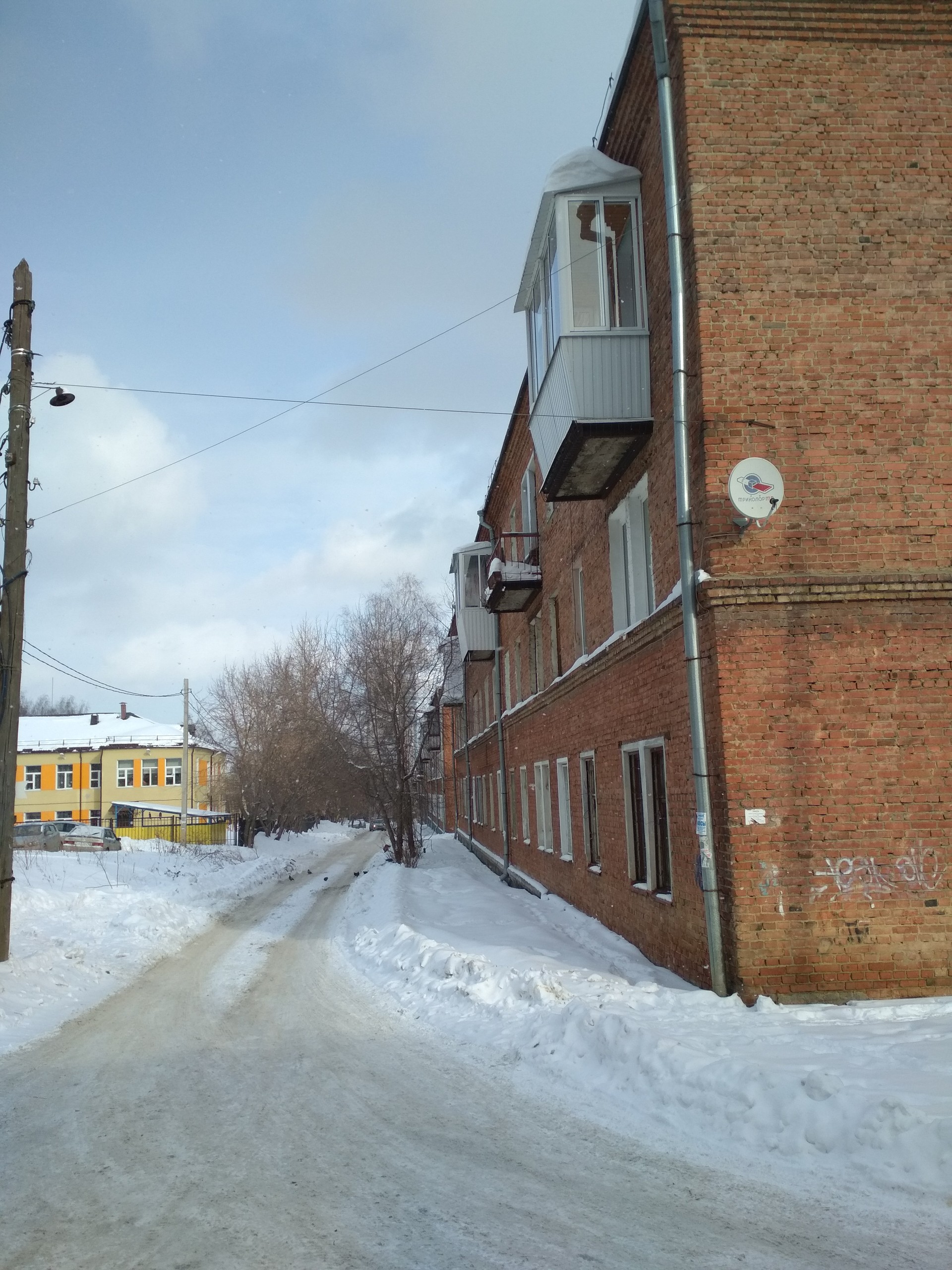 обл. Свердловская, г. Екатеринбург, ул. Бакинских комиссаров, д. 17-придомовая территория