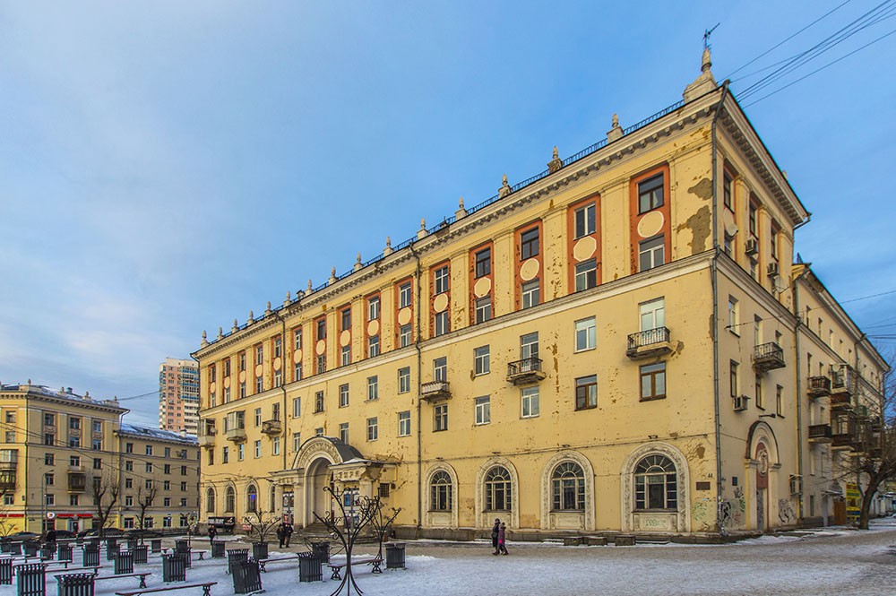 обл. Свердловская, г. Екатеринбург, ул. Баумана, д. 2-фасад здания