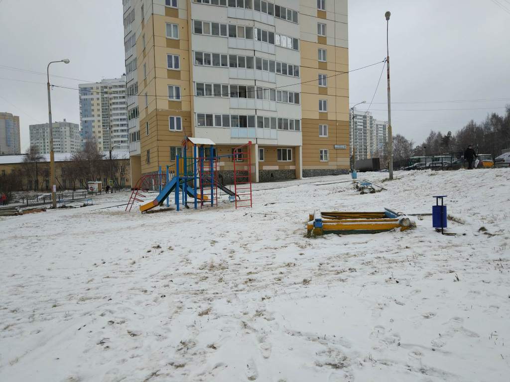 обл. Свердловская, г. Екатеринбург, ул. Билимбаевская, д. 25, к. 4-придомовая территория