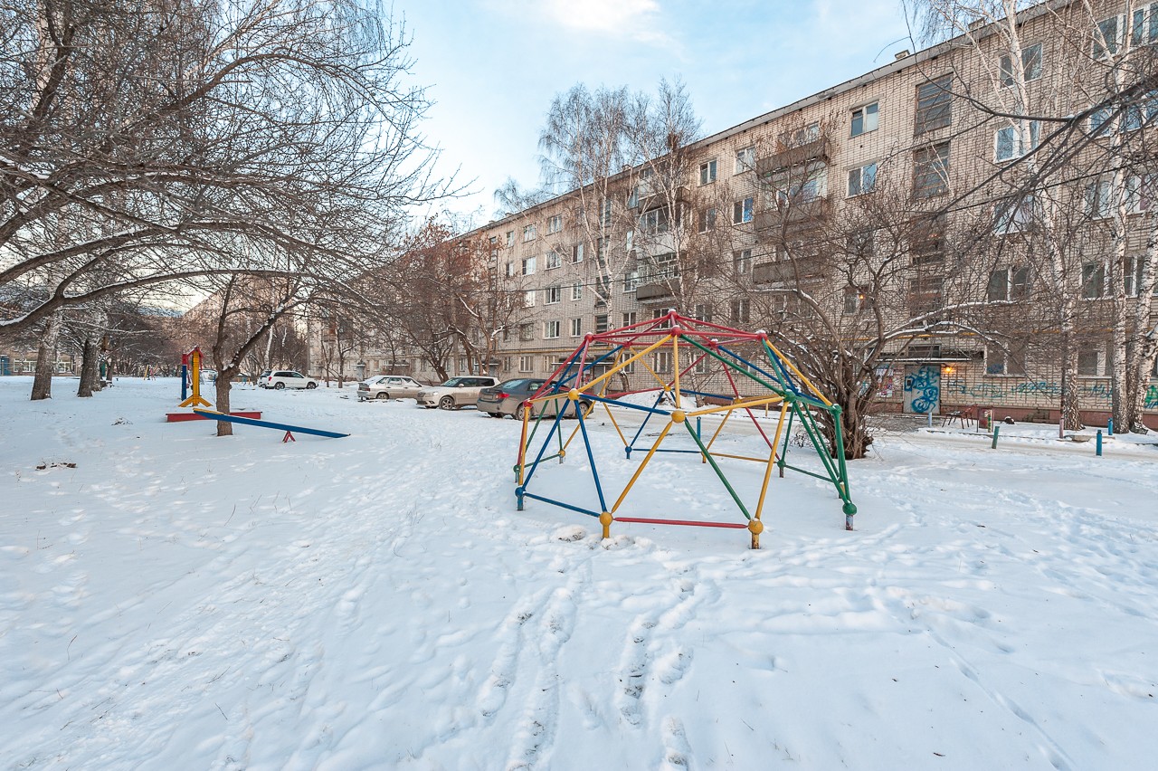 обл. Свердловская, г. Екатеринбург, ул. Бисертская, д. 103-придомовая территория