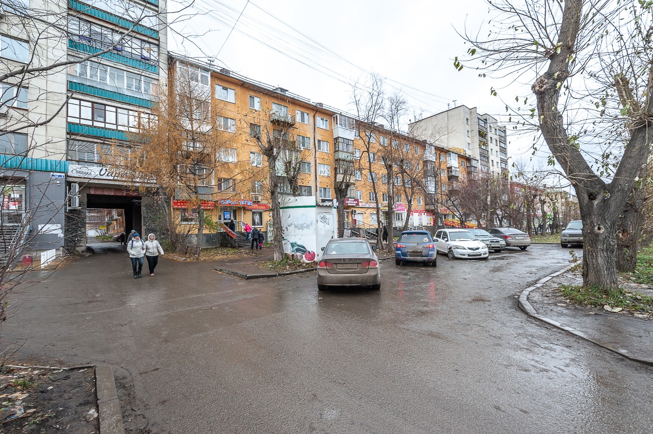 обл. Свердловская, г. Екатеринбург, ул. Восточная, д. 162-придомовая территория