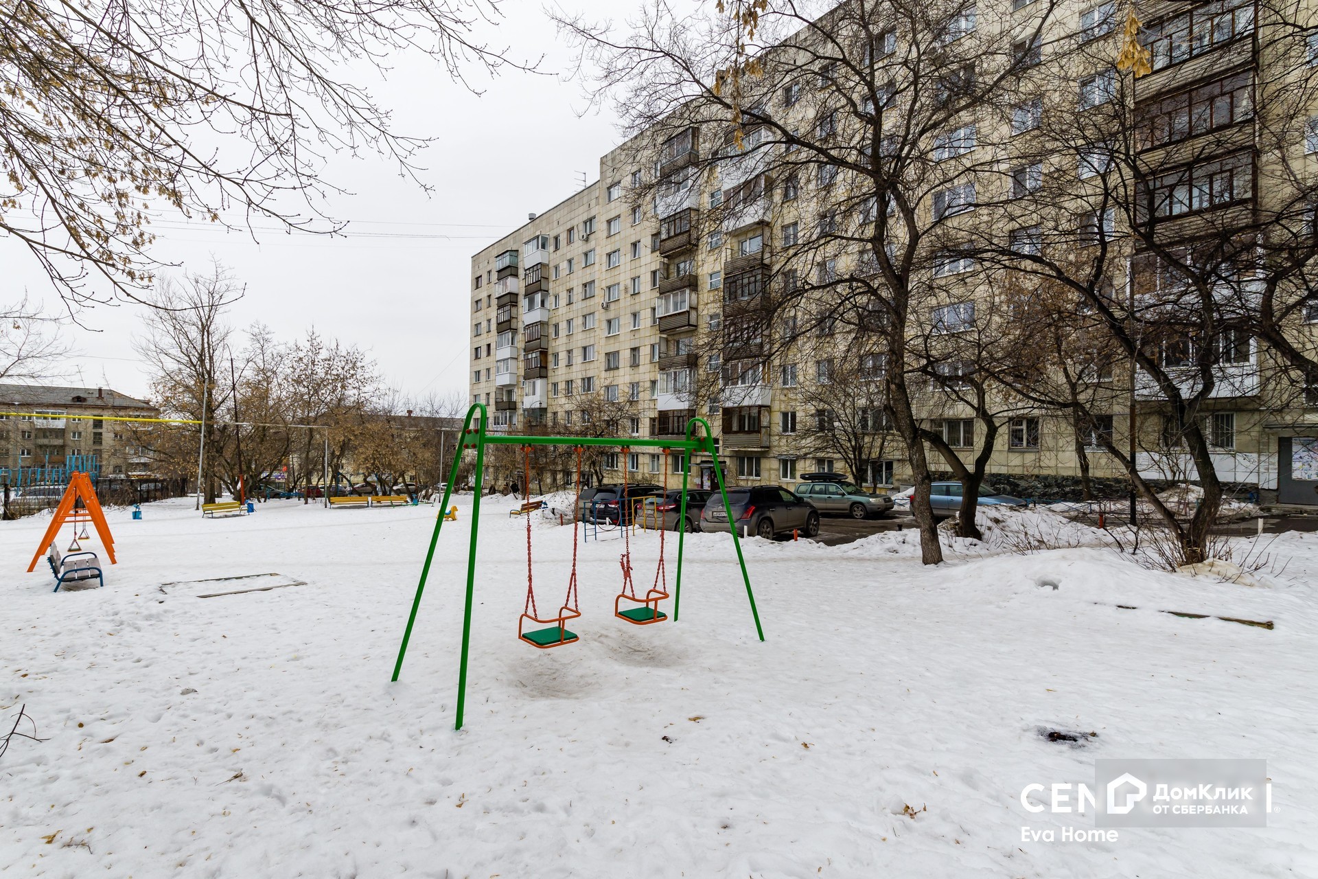 обл. Свердловская, г. Екатеринбург, ул. Гурзуфская, д. 32-придомовая территория