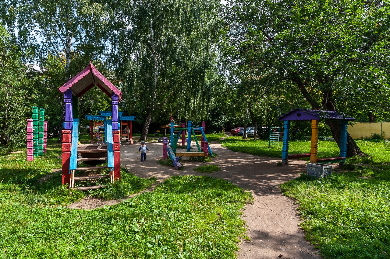 обл. Свердловская, г. Екатеринбург, ул. Донбасская, д. 20-придомовая территория