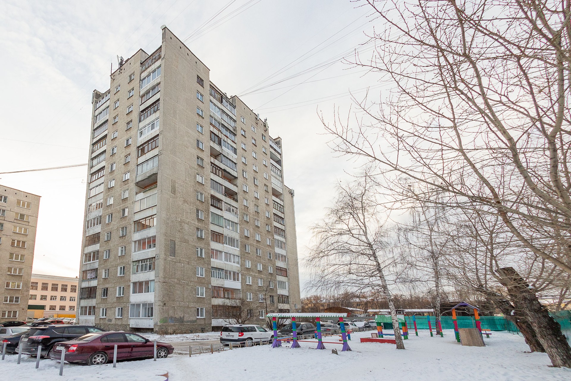 обл. Свердловская, г. Екатеринбург, ул. Индустрии, д. 22-фасад здания