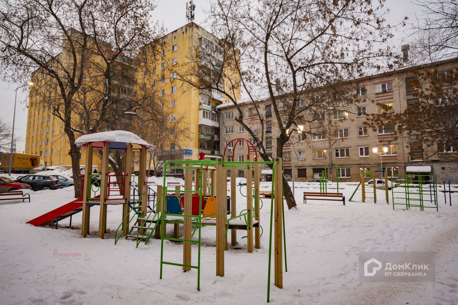 обл. Свердловская, г. Екатеринбург, пр-кт. Космонавтов, д. 68-придомовая территория