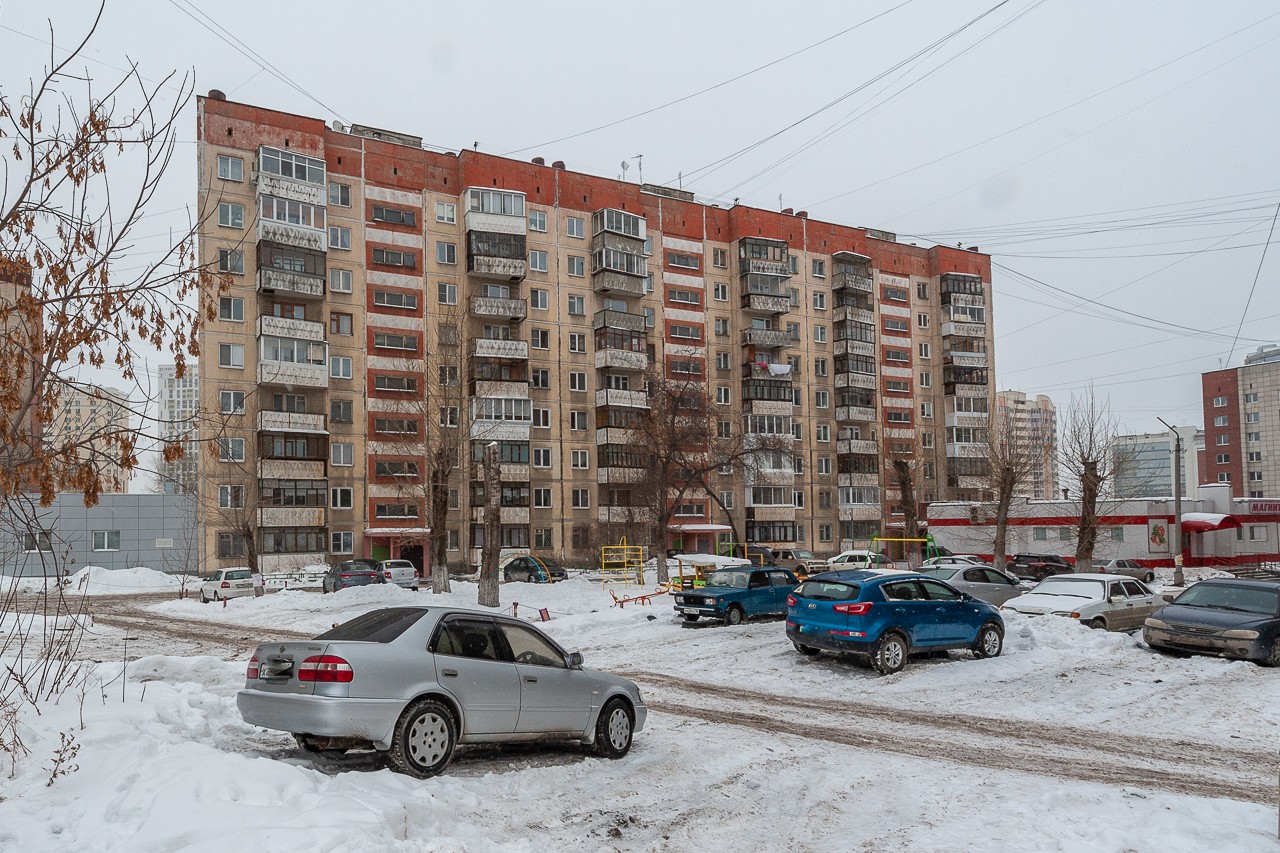 обл. Свердловская, г. Екатеринбург, ул. Красина, д. 7-фасад здания