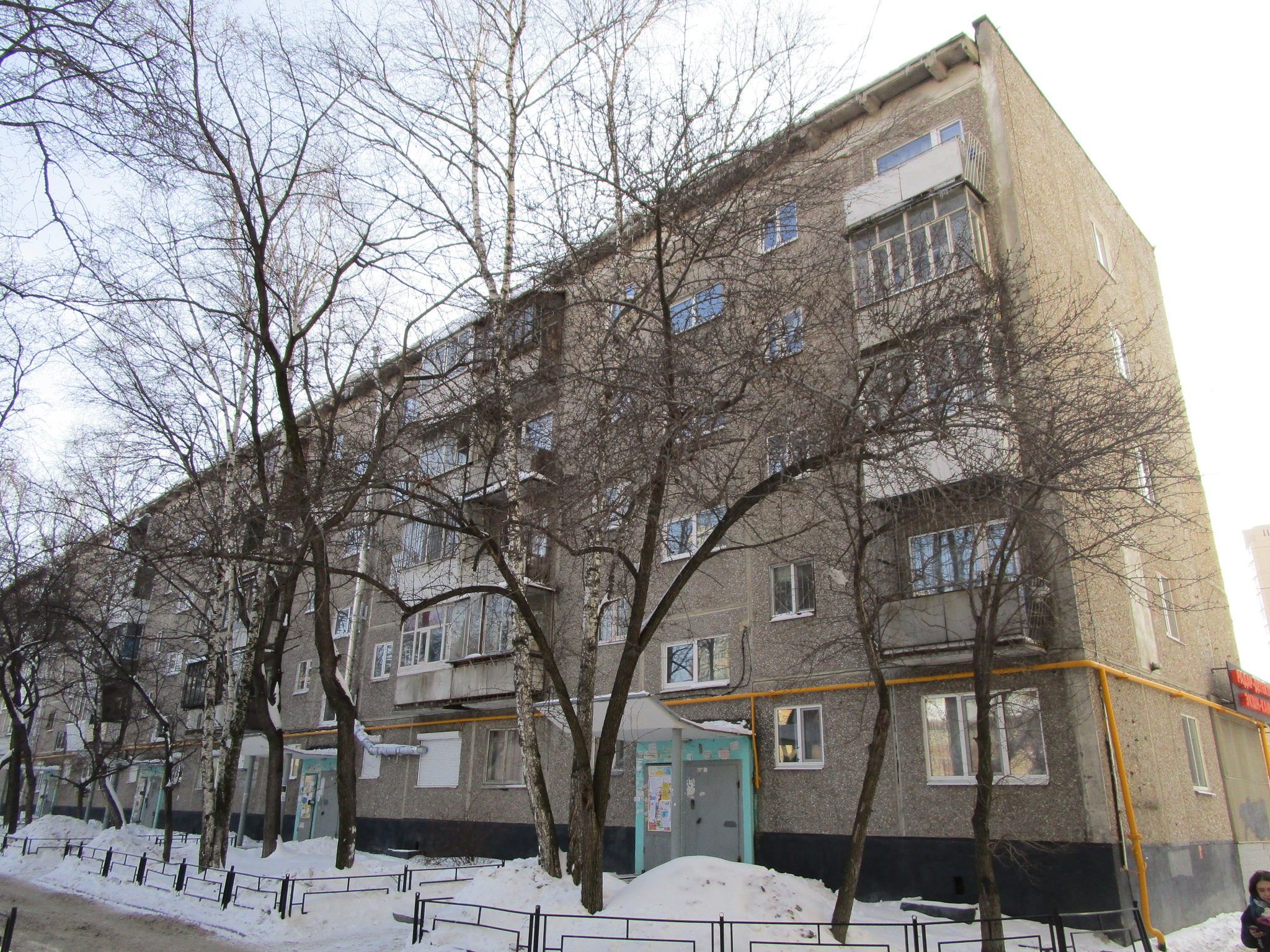 обл. Свердловская, г. Екатеринбург, ул. Крауля, д. 8-фасад здания