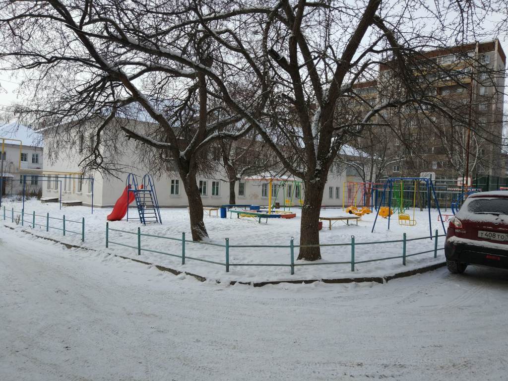 обл. Свердловская, г. Екатеринбург, ул. Куйбышева, д. 102-придомовая территория