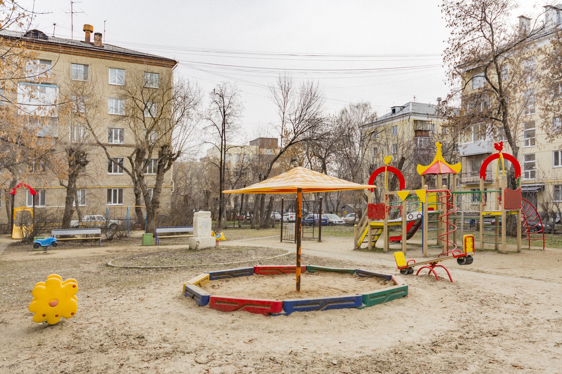 обл. Свердловская, г. Екатеринбург, пр-кт. Ленина, д. 62/2-придомовая территория