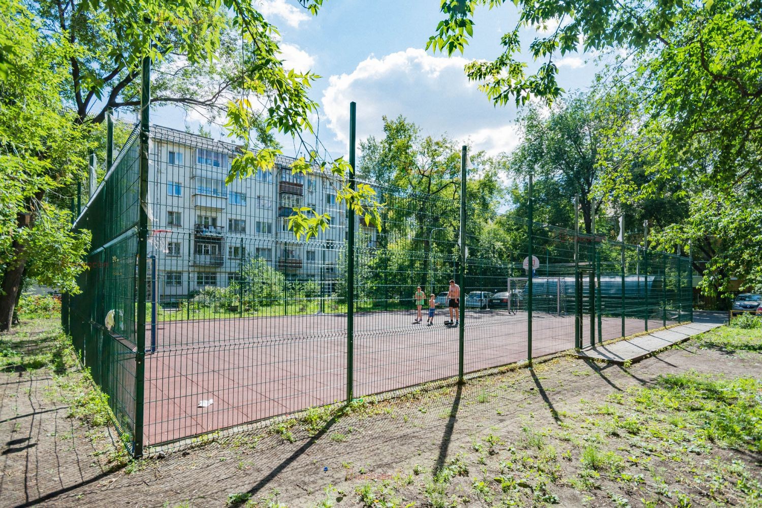 обл. Свердловская, г. Екатеринбург, пр-кт. Ленина, д. 70-придомовая территория