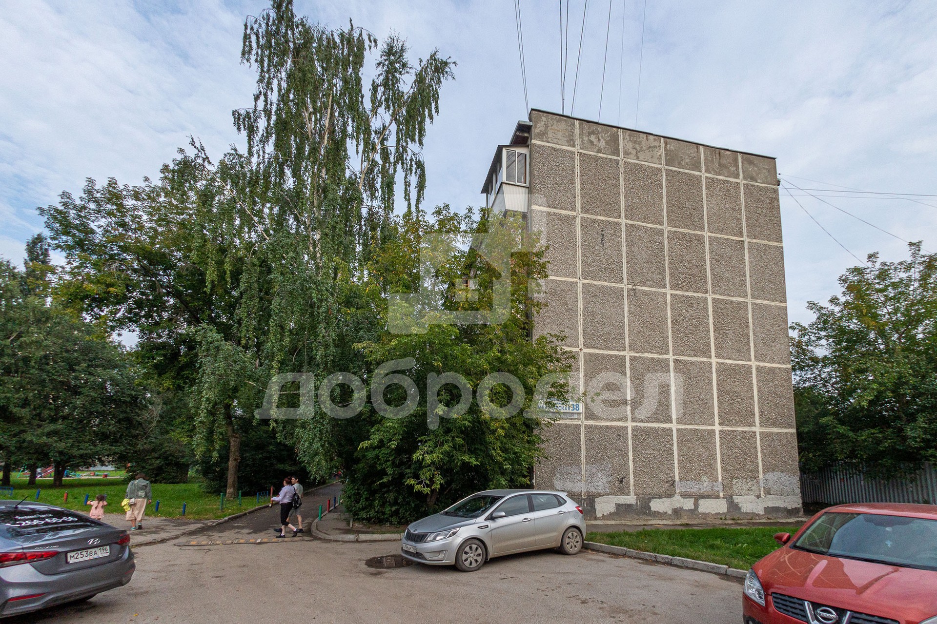 обл. Свердловская, г. Екатеринбург, ул. Мраморская, д. 38-фасад здания