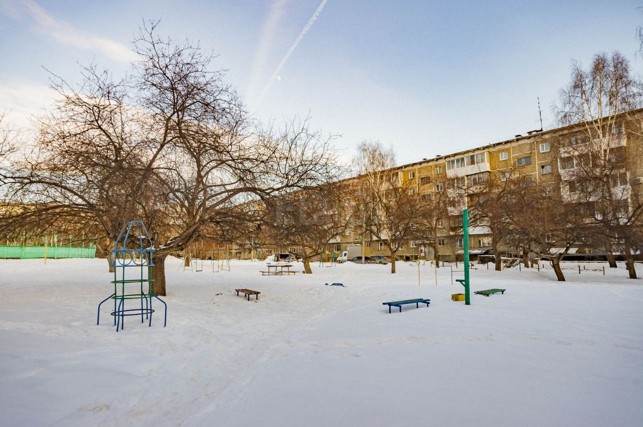 обл. Свердловская, г. Екатеринбург, ул. Патриотов, д. 8-придомовая территория