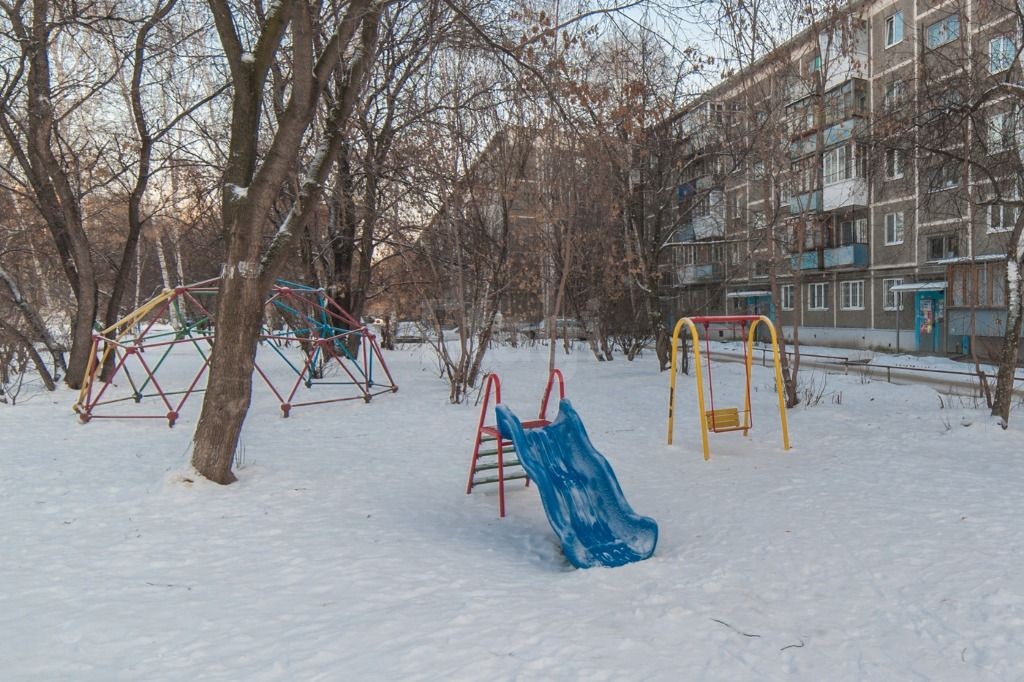 обл. Свердловская, г. Екатеринбург, ул. Посадская, д. 40/2-придомовая территория