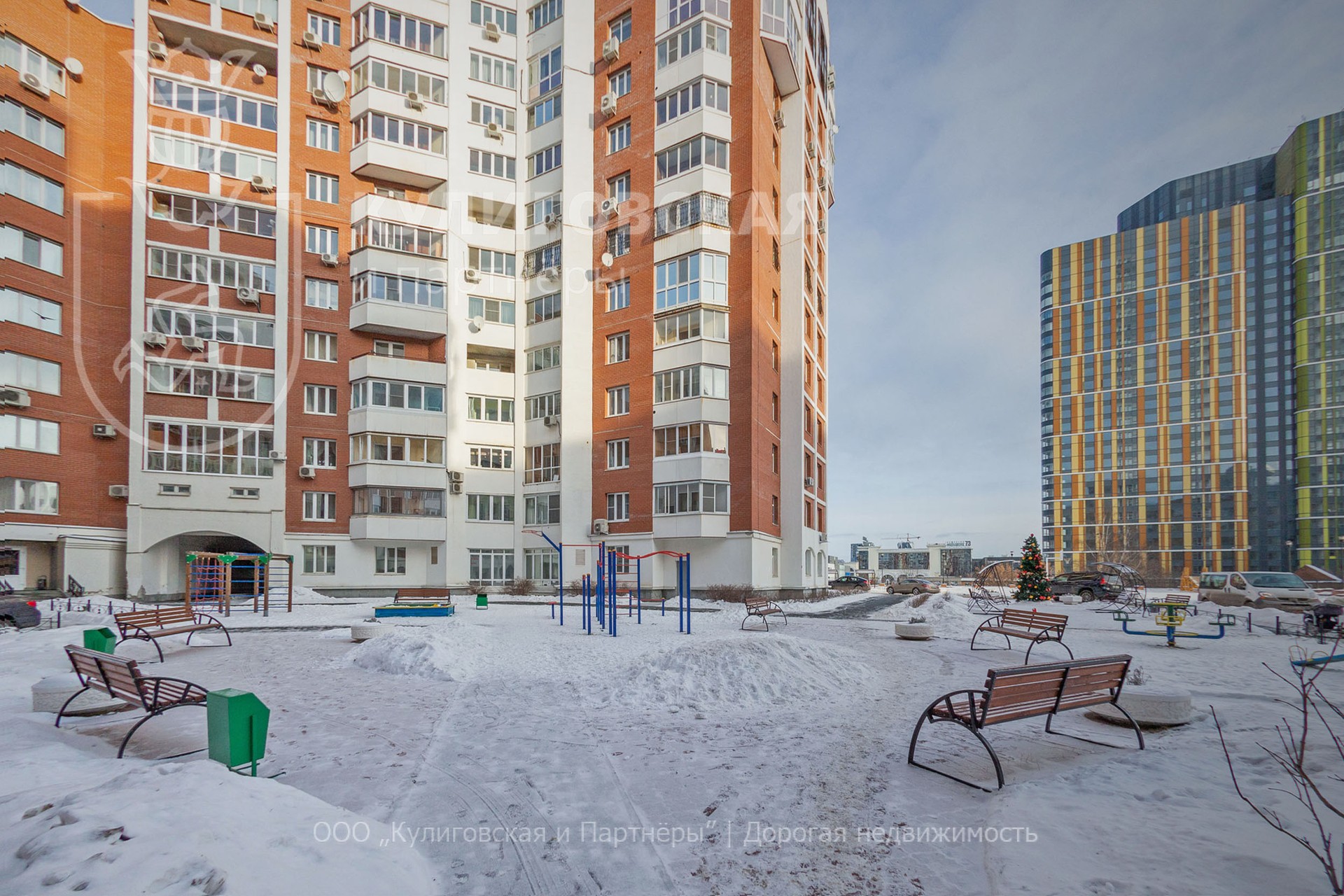 обл. Свердловская, г. Екатеринбург, ул. Радищева, д. 31-придомовая территория