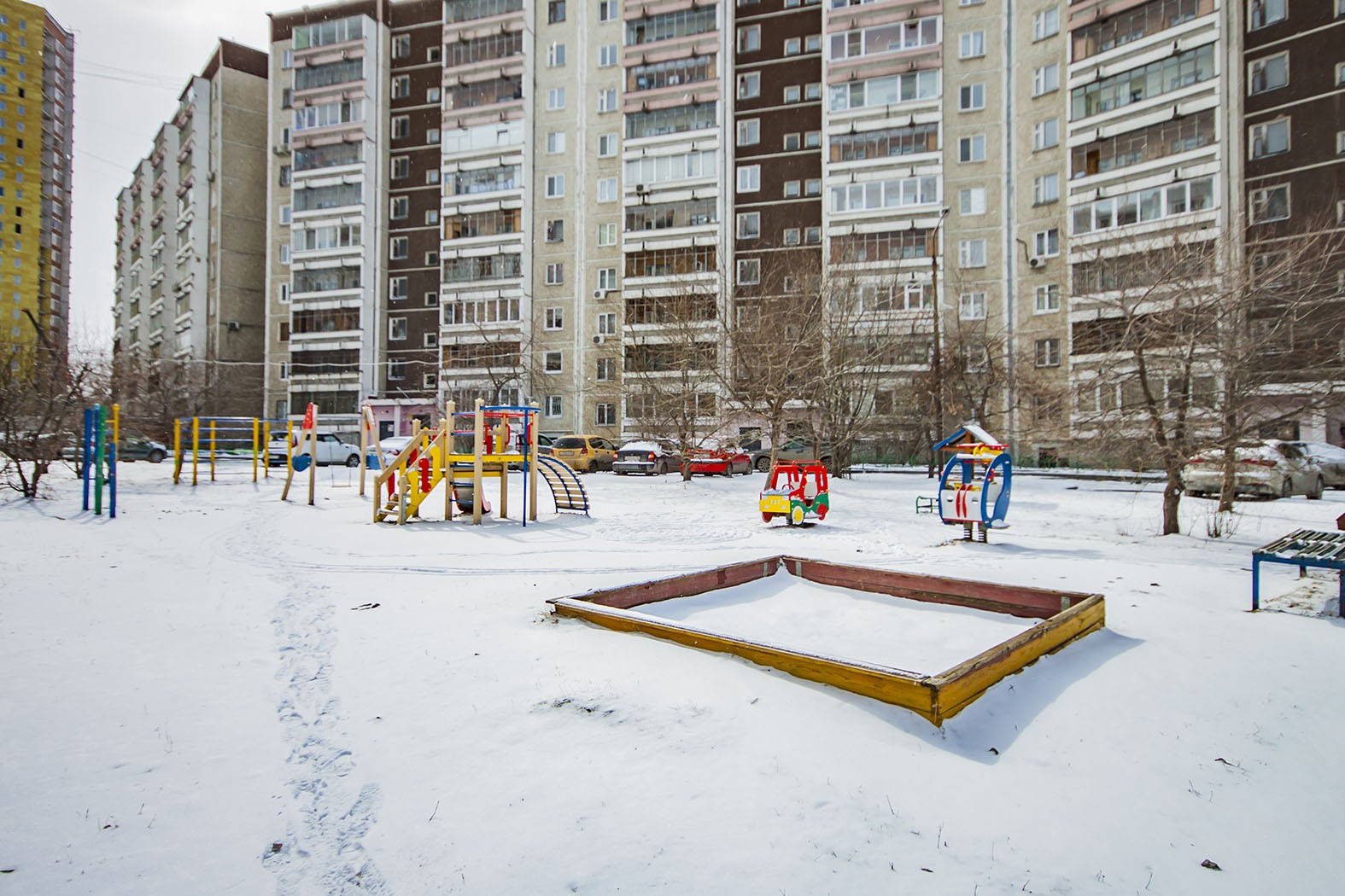 обл. Свердловская, г. Екатеринбург, ул. Родонитовая, д. 2, к. 2-придомовая территория