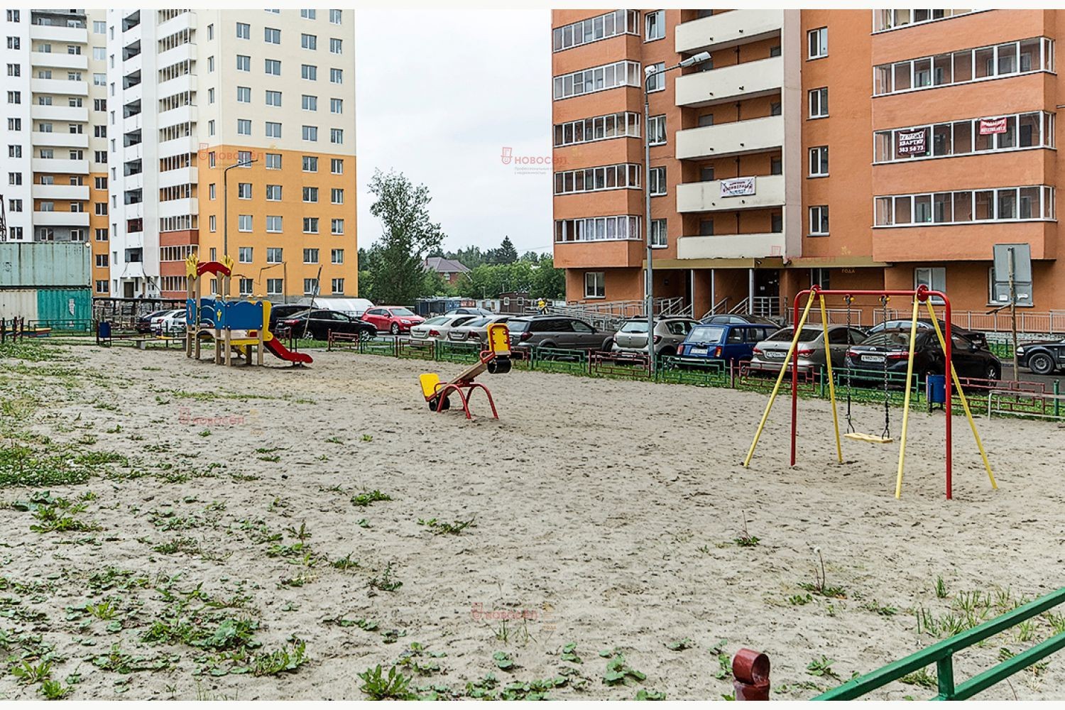 обл. Свердловская, г. Екатеринбург, ул. Рощинская, д. 44-придомовая территория