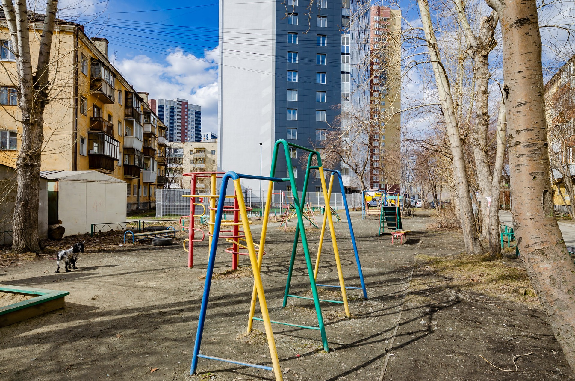 обл. Свердловская, г. Екатеринбург, ул. Саввы Белых, д. 5-придомовая территория