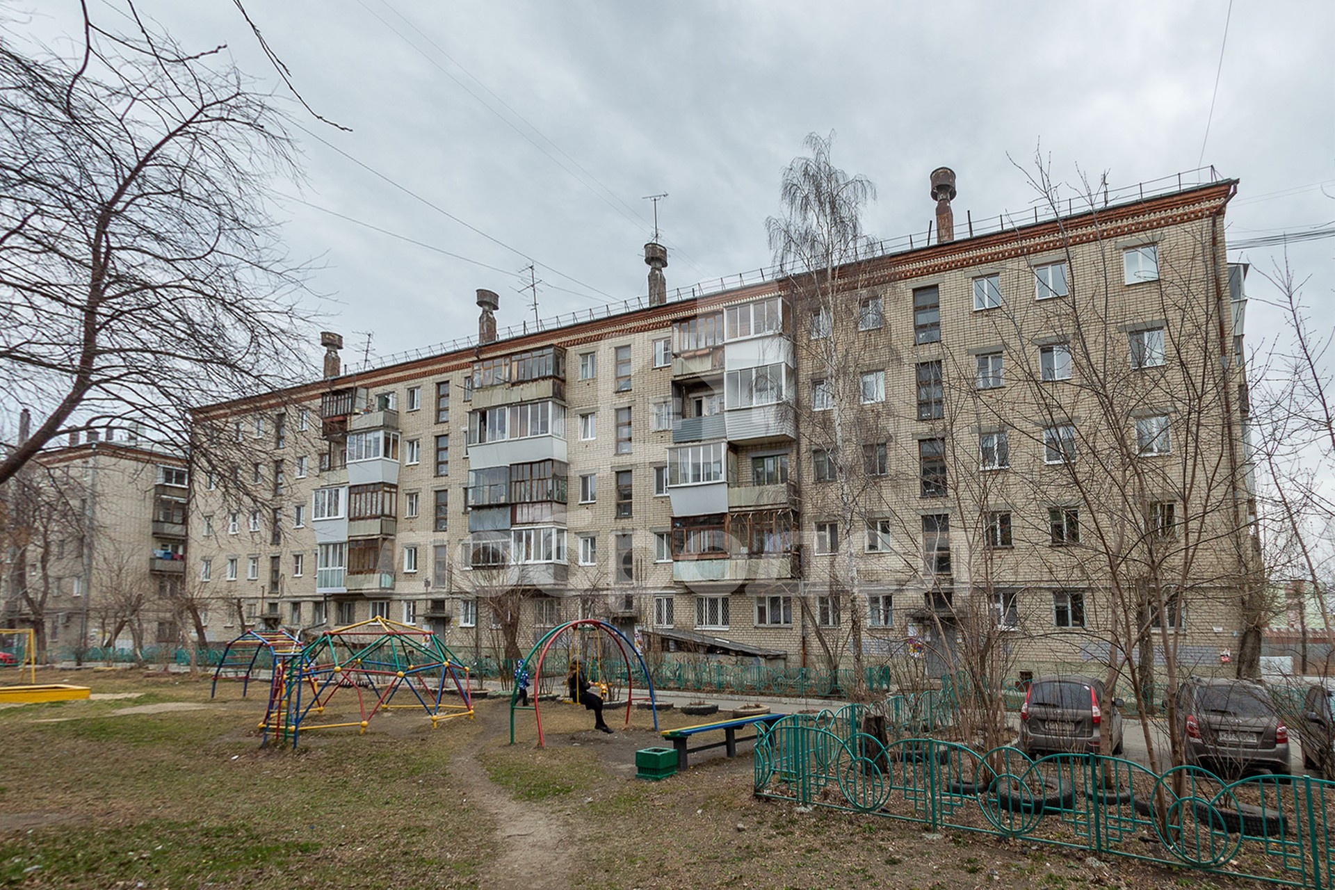 обл. Свердловская, г. Екатеринбург, ул. Селькоровская, д. 102/1-фасад здания