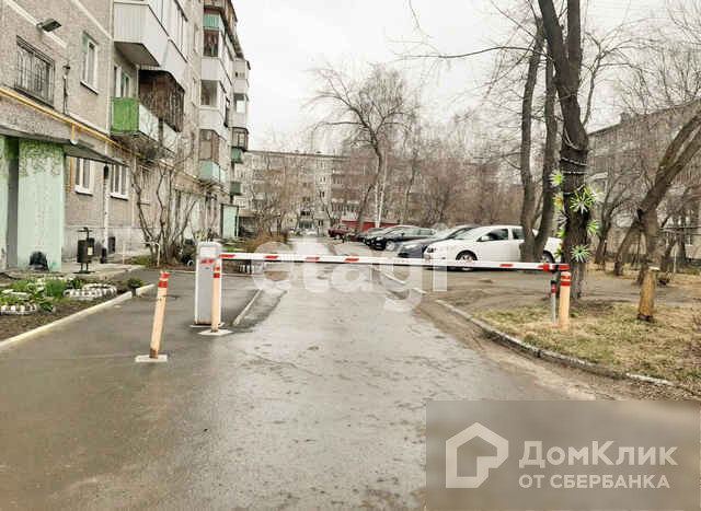 обл. Свердловская, г. Екатеринбург, ул. Серафимы Дерябиной, д. 15, к. 2-придомовая территория