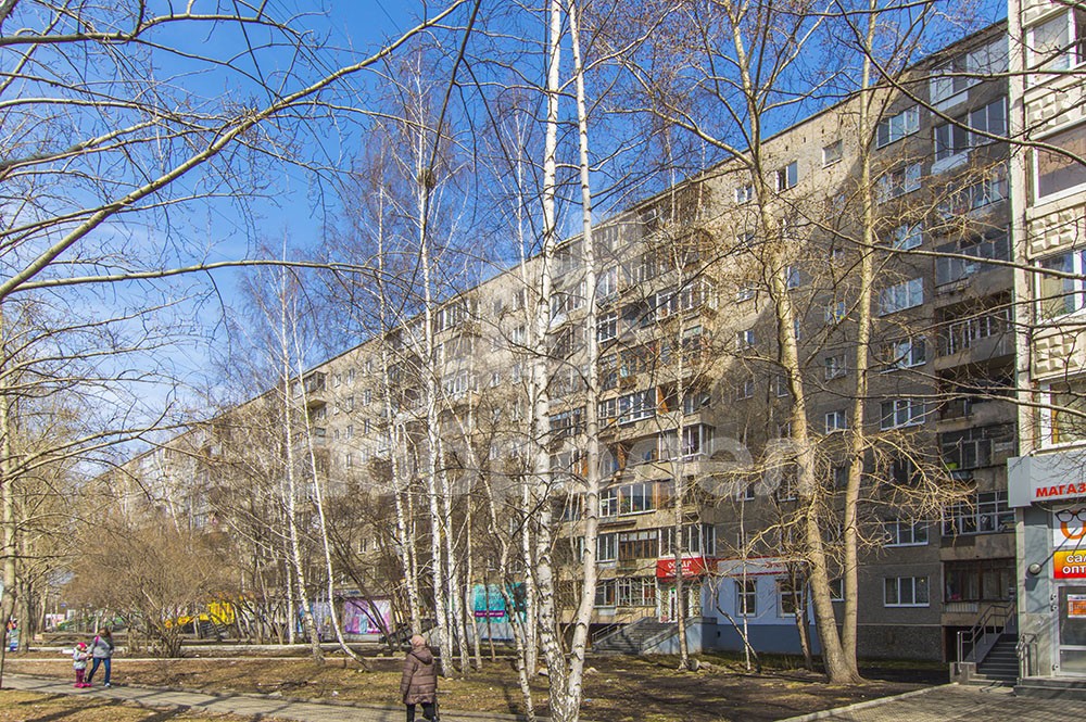 обл. Свердловская, г. Екатеринбург, б-р. Сиреневый, д. 1-фасад здания